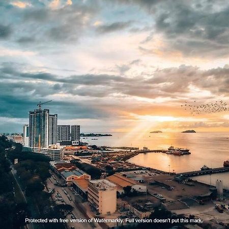 Jesselton Quay Seaview # Chariskey Suites Kota Kinabalu Exterior photo